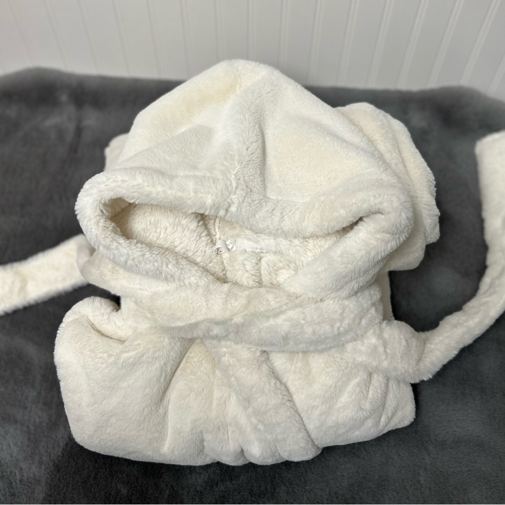 Pottery Barn Double sided faux fur robe XL